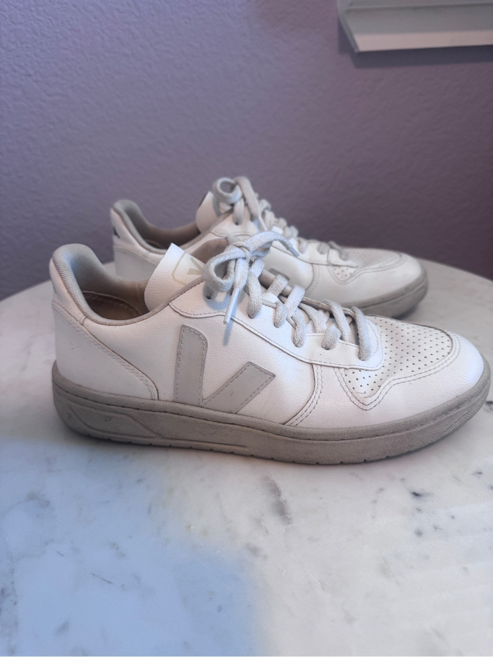 Veja V10 Prime Women’s White Leather Low-Top Sneakers size 7